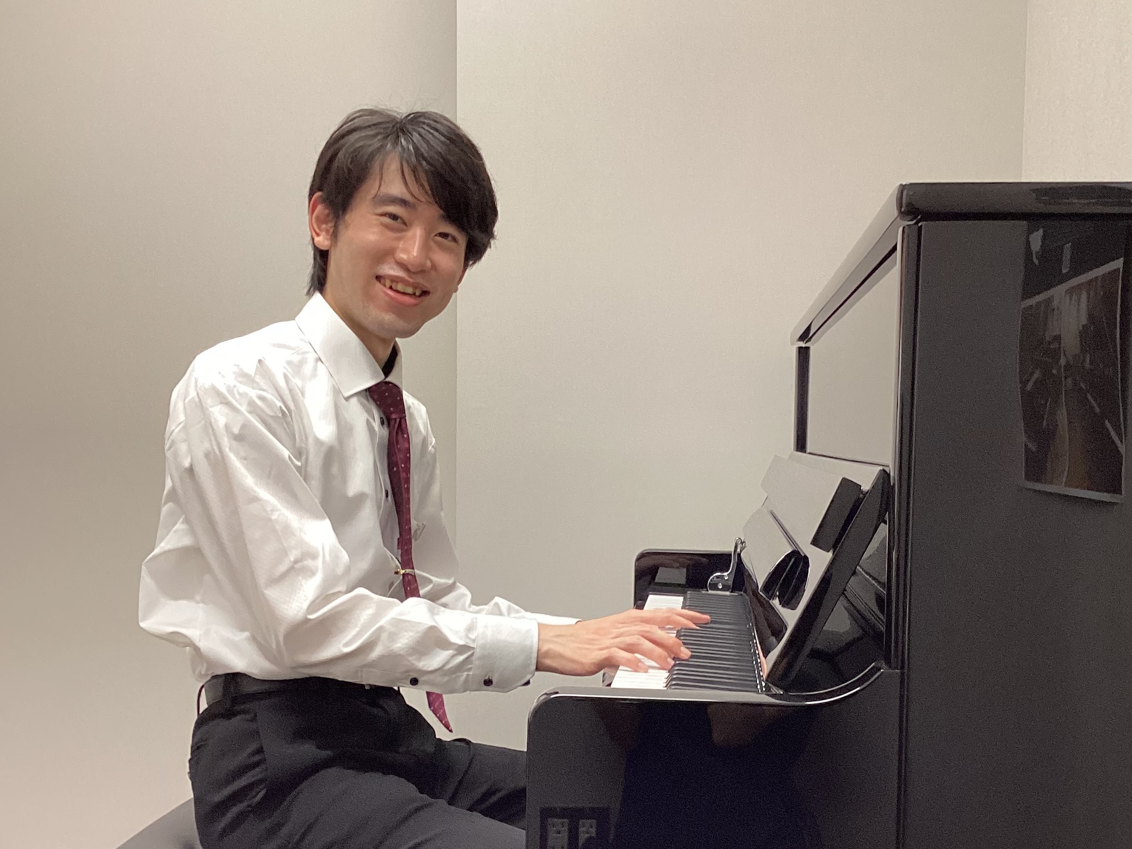ピアノインストラクター藤井　鴻気