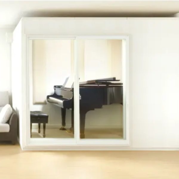 ユニットタイプ（YAMAHA、KAWAI）<br />
<br />
今あるお部屋の中に、防音性能を持つ小さなお部屋を入れるというもの。<br />
使用用途に合わせたサイズの選択が可能。<br />
YAMAHAは、0.8畳～4.3畳、遮音性能はDr-35～Dr-40<br />
KAWAIは、0.8畳～10.0畳、遮音性能はDr-30～Dr-40<br />
<br />
