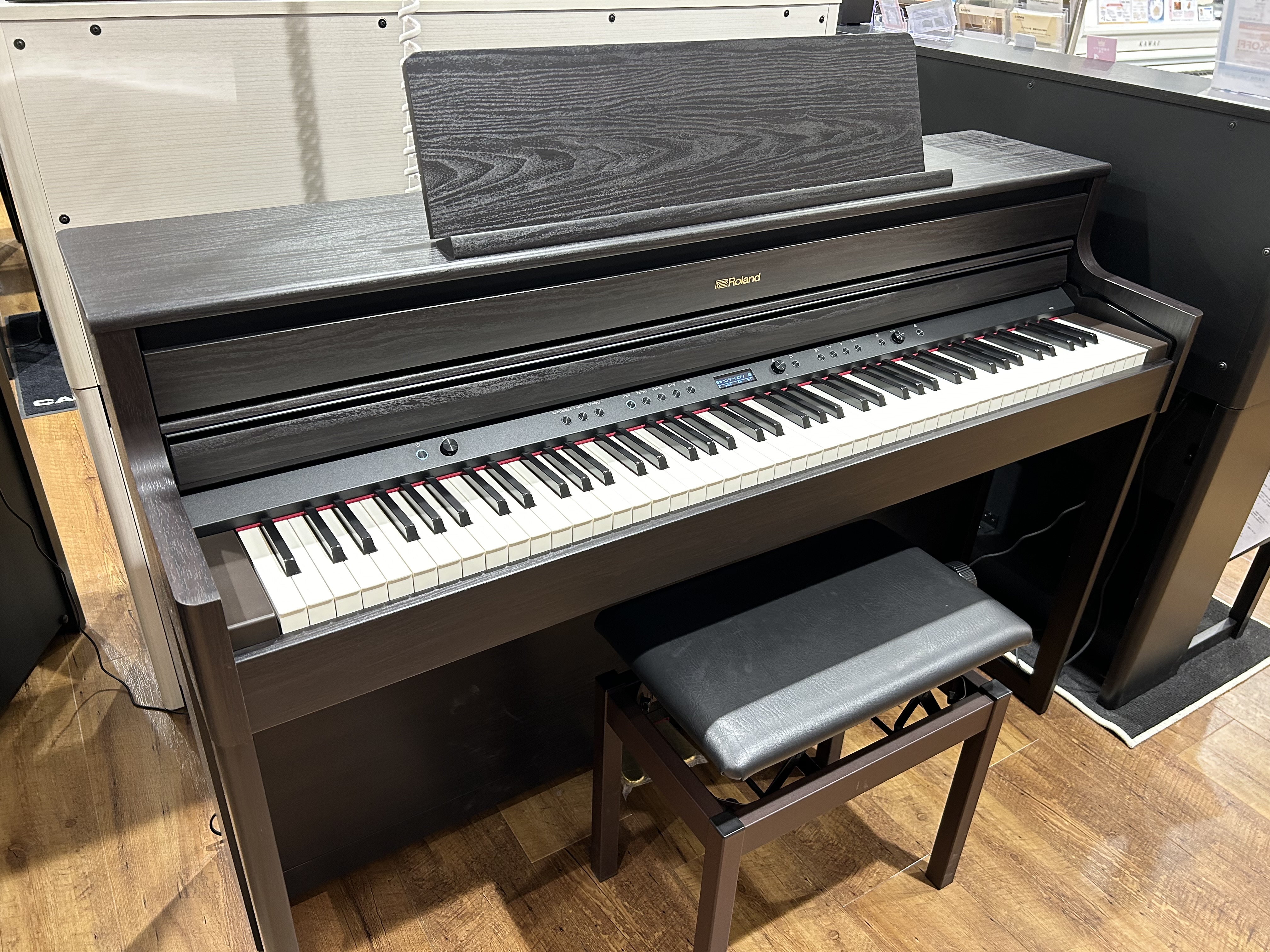 電子ピアノHP704
