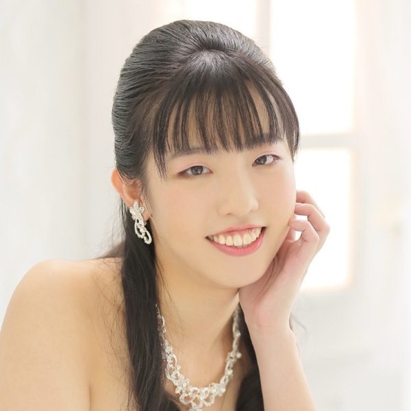 ピアノ講師　天野 穂乃香