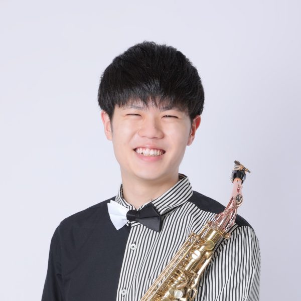 《サックス／デジタル管楽器講師》<br />
武田　凉雅