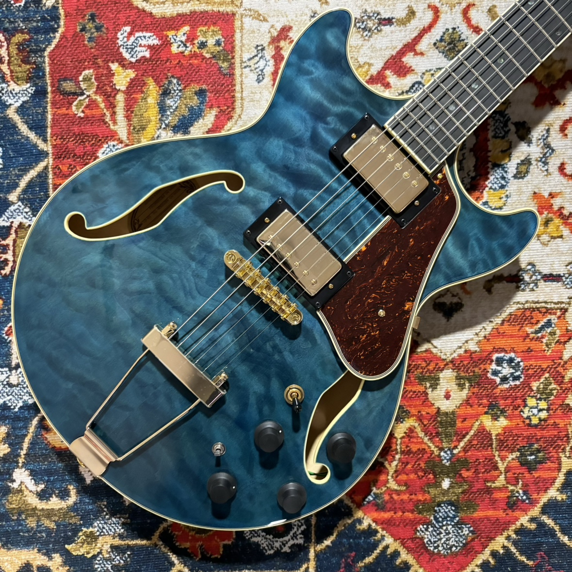 フルアコースティックギターAMH90QM