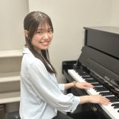 【講師インタビュー】豊川店　火・水・金・土・日曜日開講　予約制ピアノサロン：福冨　日南先生