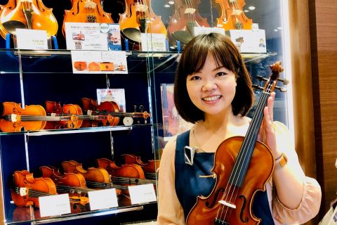 スタッフ写真 電子ピアノ・アコースティックピアノ(鍵盤楽器全般)・弦楽器・防音・音楽教室 渡邊