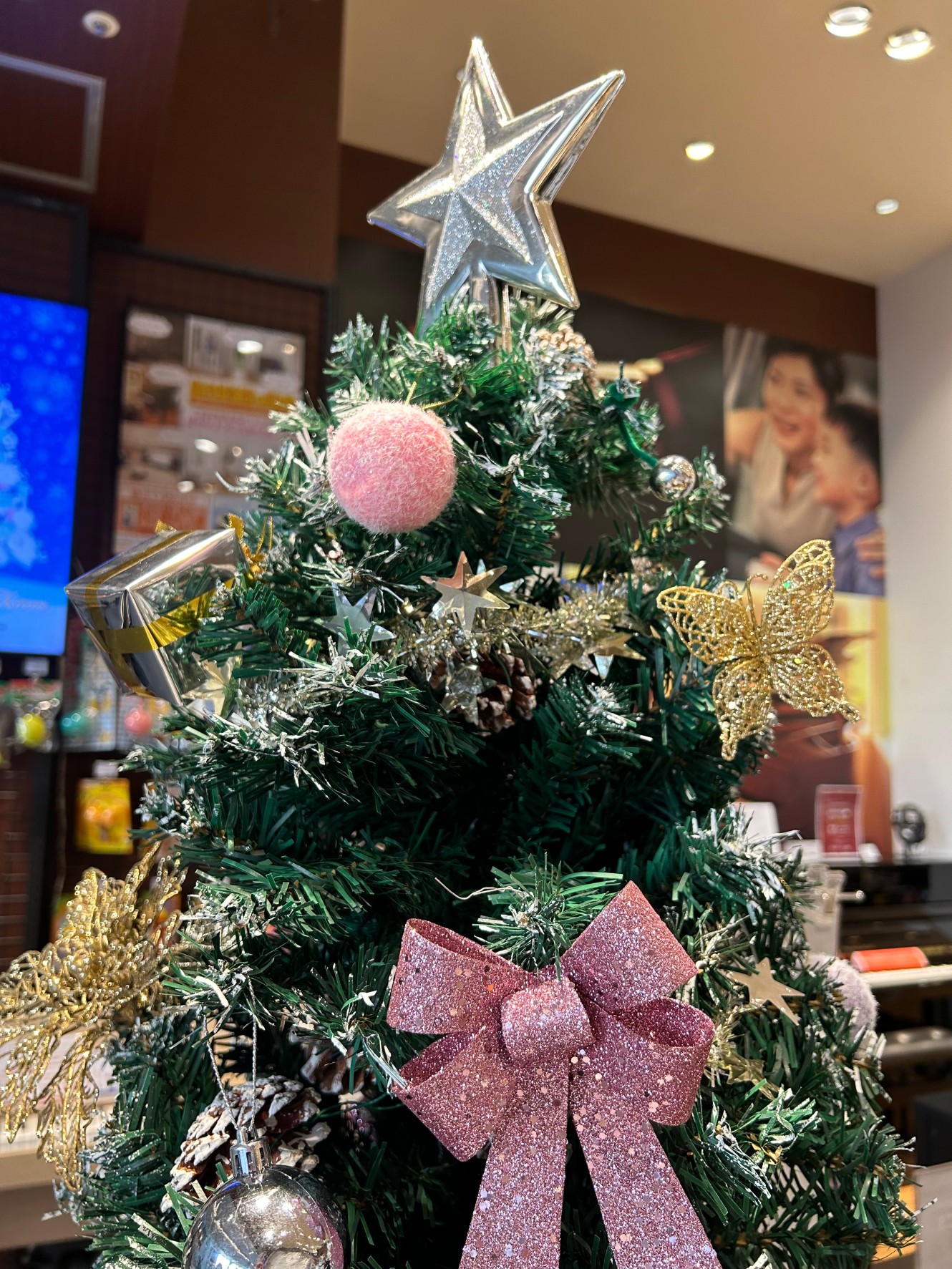 いよいよクリスマス！全国のサンタさんは準備に大忙しのことかと存じます。 島村楽器ららぽーと豊洲店ではクリスマスプレゼントにぴったりの楽器を取り揃えておりますので 今からでもぜひご来店くださいませ♪ 下記以外にもプレゼントにぴったりの商品をご用意しておりますのでご相談、お取り置きまでお気軽にお申し付け […]