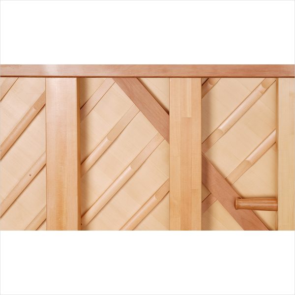 響板<br />
シュトルンツ社製(ドイツ)の Solid Tone Wood を採用、美しい音色が得られます。
