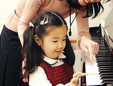 お子様のはじめての習いごとに、幼児の基礎音楽コース！
