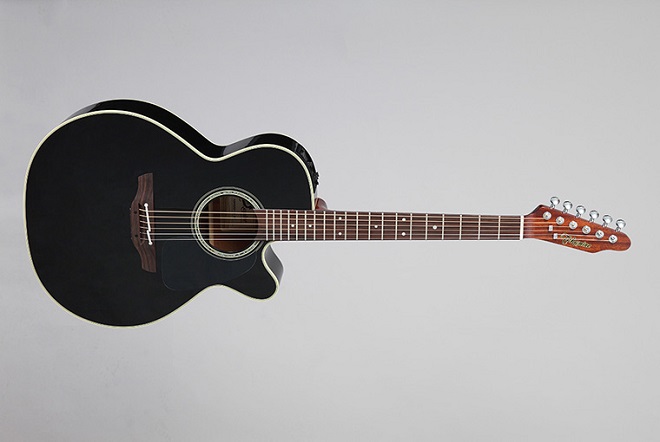 *長渕剛氏のギターを彷彿させる6連ペグ エレアコが発売決定です！ Takamineよりエレアコギター、「TDP500-6 BL」が発売となります。長渕剛氏使用のギターを彷彿させる6連ペグ仕様で、ファン待望の黒系フィニッシュが施されたモデルです。 **2018年7月上旬発売予定（遅れる場合もございます […]