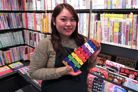 スタッフ写真 ピアノ・楽譜 山下