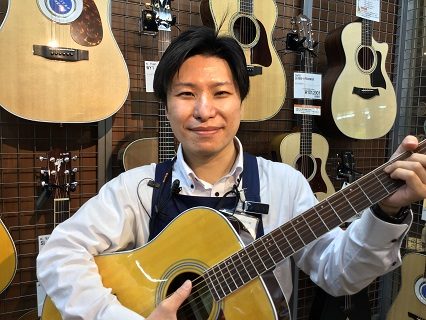 スタッフ写真 アコースティックギター、ウクレレ、電子ピアノ 渡辺