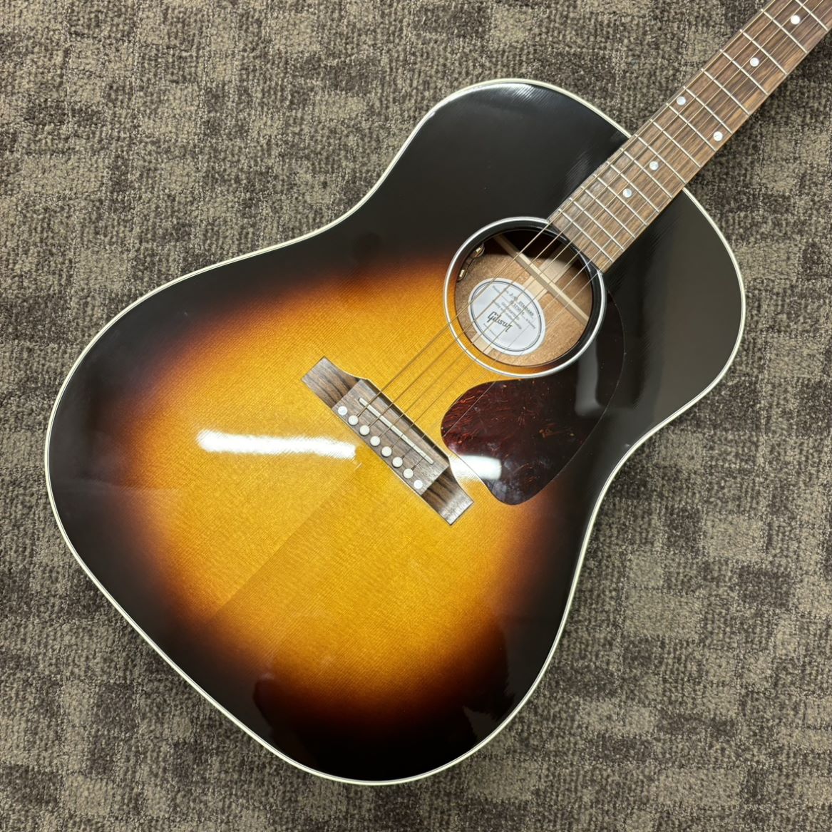 メーカー / 型名:Gibson / J-45Standardドレッドノートタイプ
