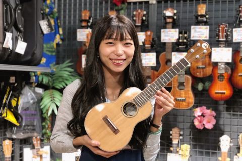 スタッフ写真 ウクレレ/音楽教室 田中