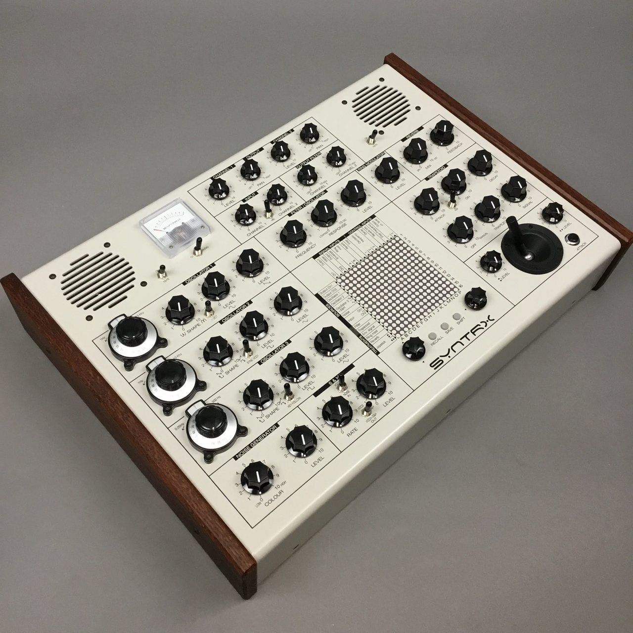 展示デモ品、生産完了品特価!Erica Synths SYNTRX