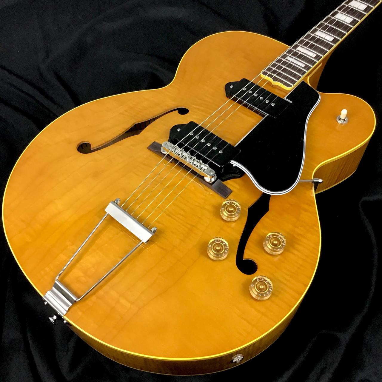P90タイプのピックアップを搭載したダーティなフルアコが入荷!KING SNAKE Two-Bone