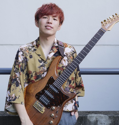 CONTENTSコースプロフィールメッセージ演奏動画発表会・イベントの紹介システム・料金体験してみるよくある質問お問い合わせコース アコースティックギター エレキギター キッズギター（～小学校低学年） ウクレレ プロフィール 大阪芸術大学演奏学科を卒業。 在学中は理論、演奏、ともにPOPSからJAZ […]