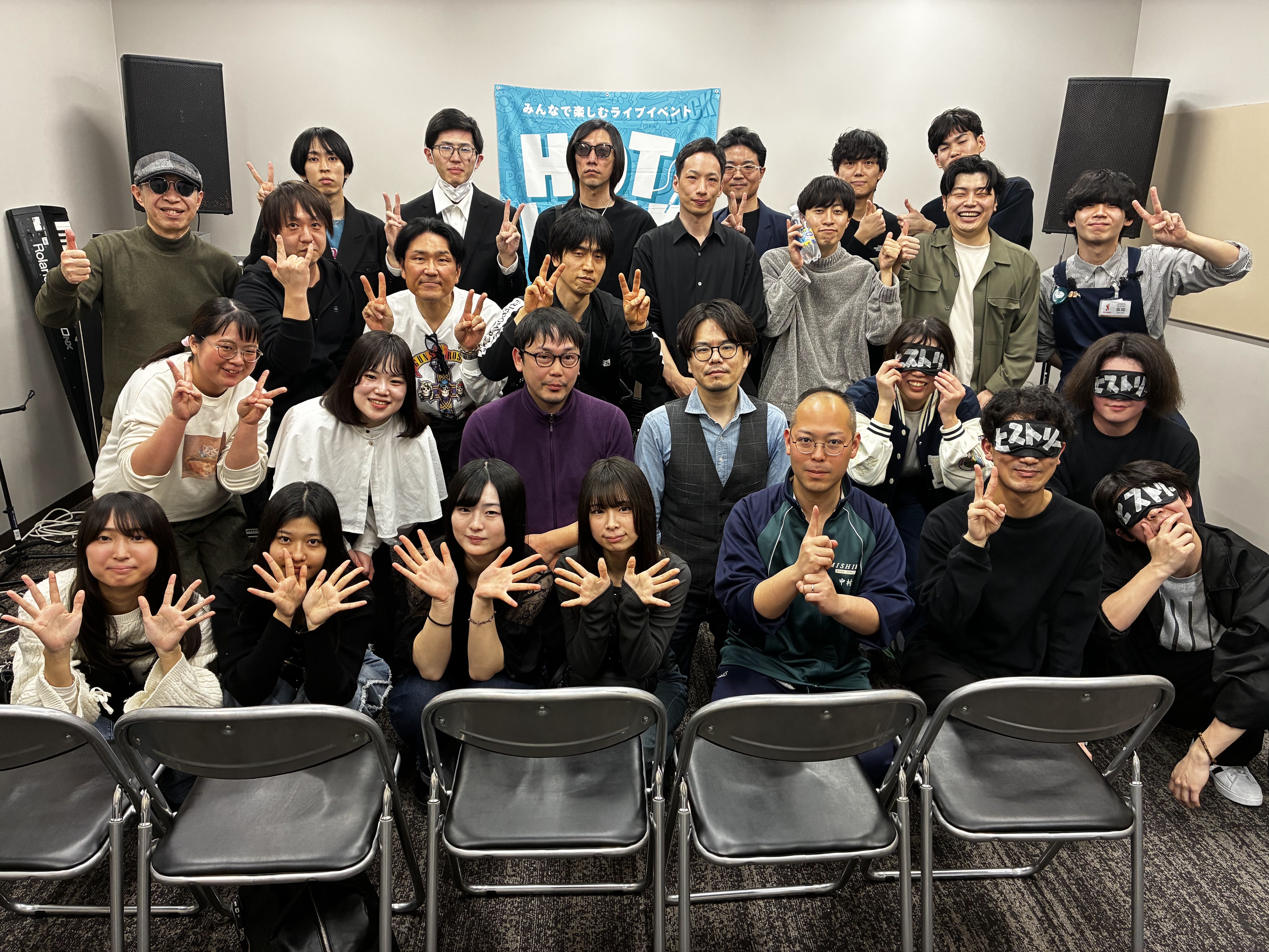 HOTLINE in 梅田店　第6回目の開催！！ HOTLINE2025-2026最終日！！全員全力で盛り上がりました！！ CONTENTS2,RINA10,ネックソムリエHOTLINEとは... 店頭のスタジオで、参加者さんとスタッフが一緒に盛り上げるLIVE「HOTLINE 2025-2026」 [&hellip;]