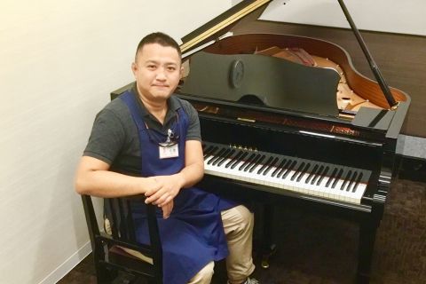 スタッフ写真 副店長・ピアノアドバイザー・音楽教室アドバイザー・管弦楽器アドバイザー 小倉