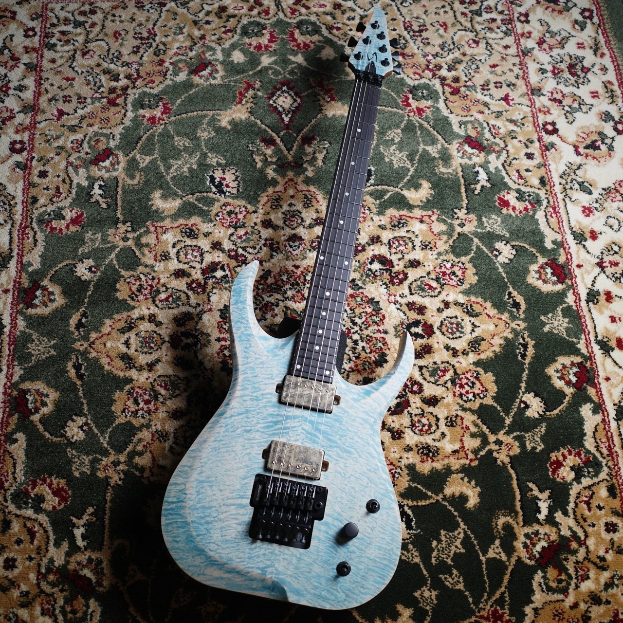 SKERVESEN GUITARSNebelung 6 Quilted maple 5A / Denim Blue