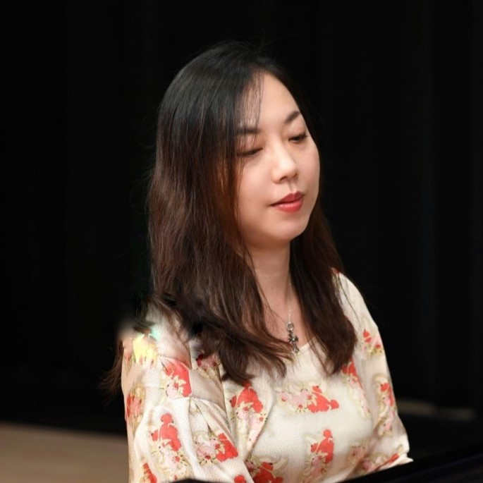 ピアノ講師宮里 恵(みやざと めぐみ)