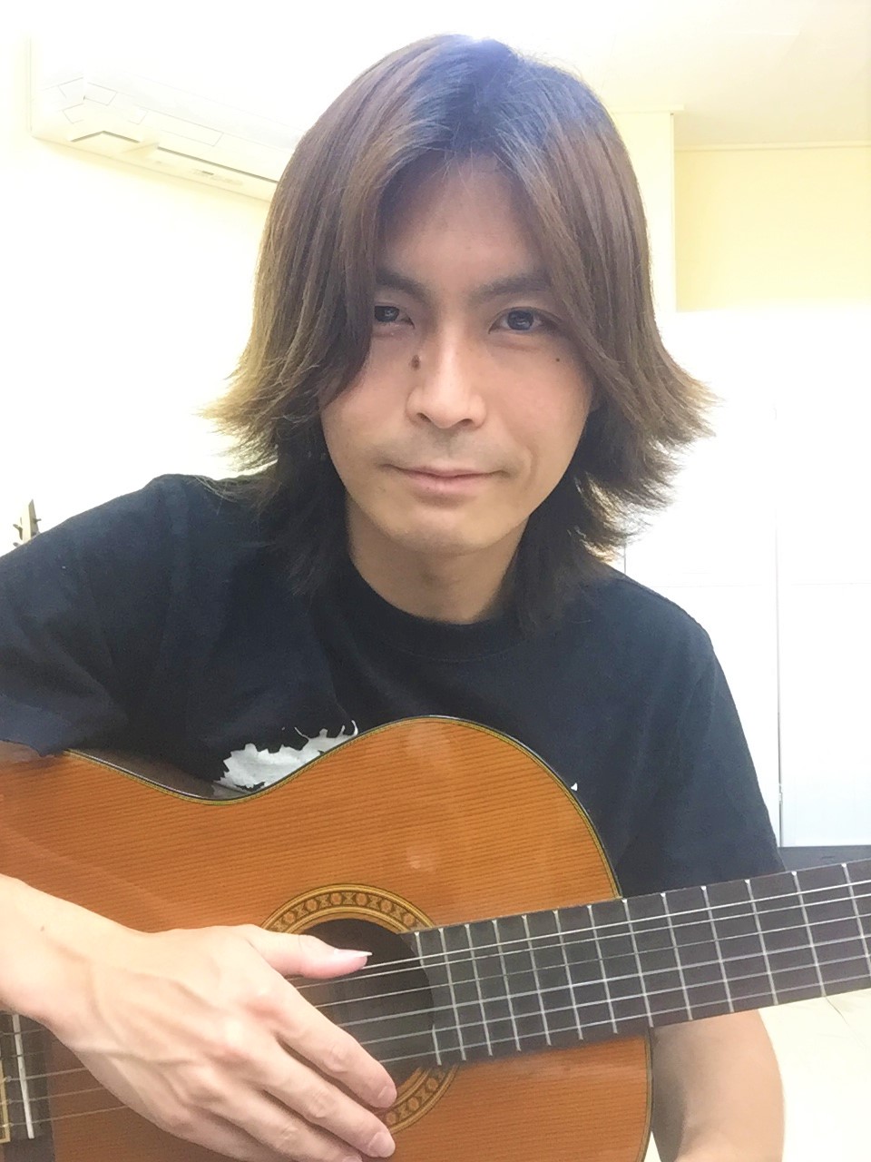 《土曜日》アコースティックギター・エレキギター江部　北斗
