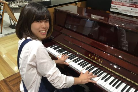 スタッフ写真 副店長・ピアノ 米田