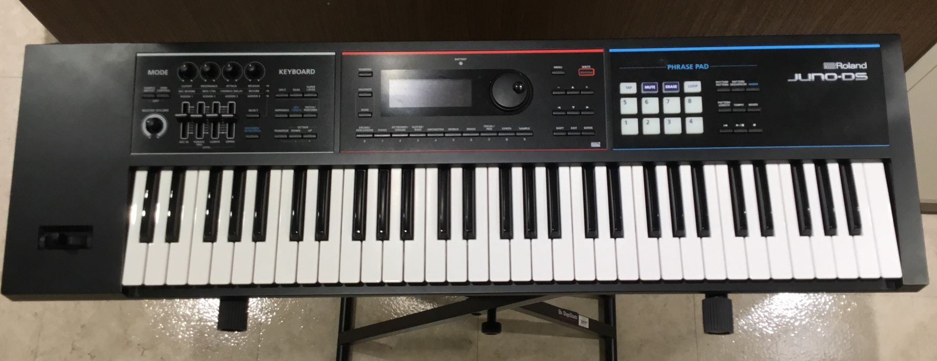 *簡単操作で人気！！【JUNO-DS61】 |*メーカー|Roland| |*価格|￥80,300| ライブ向け入門機種の[!!JUNO-DS61!!]！今回はこちらの魅力を徹底解説していきます！ [!![https://www.shimamura.co.jp/shop/urawa/digital/ […]