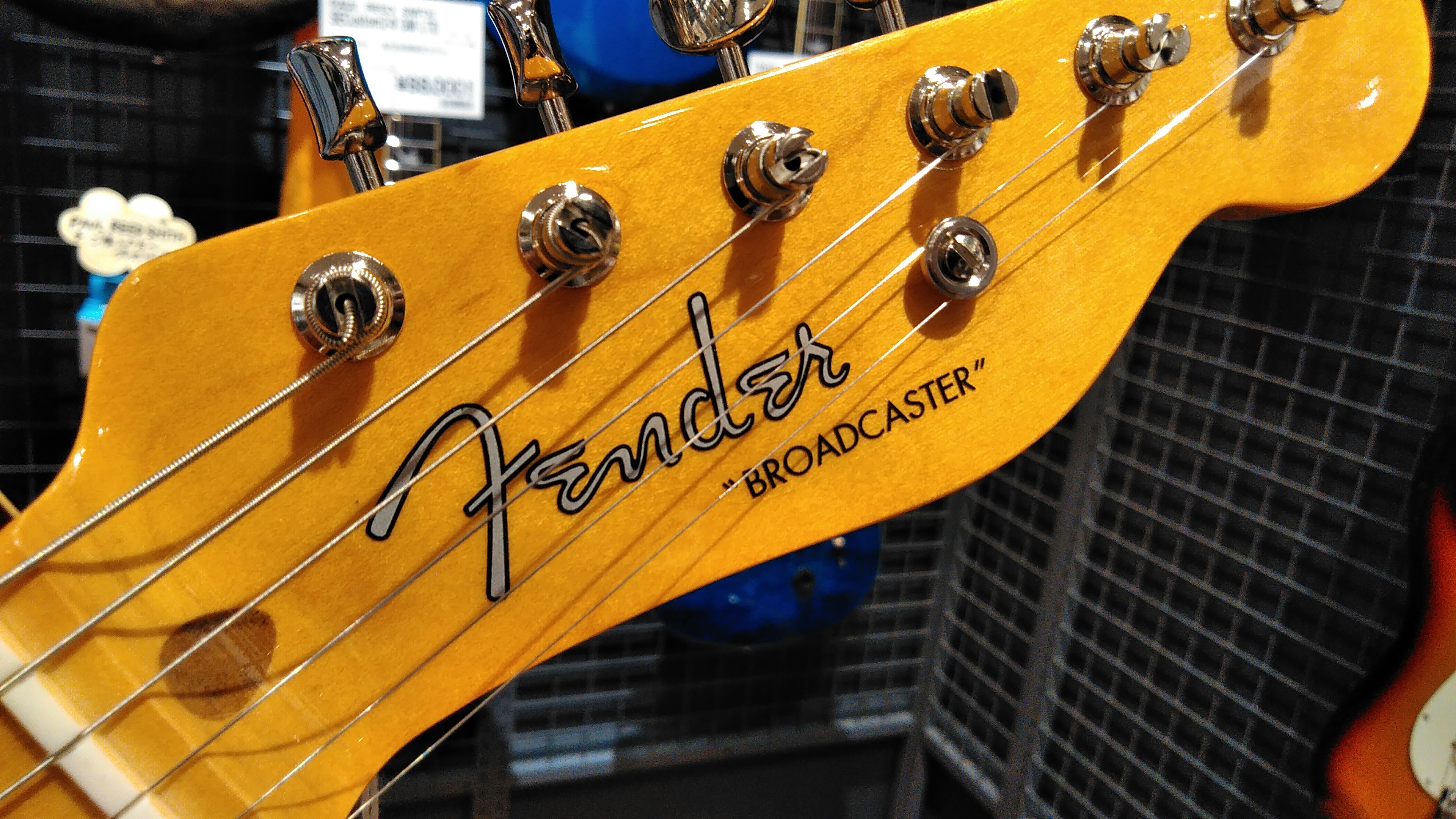 *FENDER　70TH ANNIVERSARY BROADCASTER　遂に届きました。 元祖テレキャスターことブロードキャスターが2020年限定生産で復活。チャンスです。 *70TH ANNIVERSARY BROADCASTER |*ブランド|*型名|*販売価格(税込)| |FENDER|70 […]