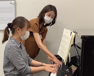 大人のためのピアノ体験会実施中！ 〇お子様が幼稚園や学校に行っている時間を使って何か趣味を始めたい！〇頭がスッキリしている午前中にレッスンに通いたい！〇お買い物ついでに習い事に通いたい！午前中の時間を利用してレッスンに通えることにとてもご好評いただいております。まずは体験会を利用して気軽にピアノに触 […]