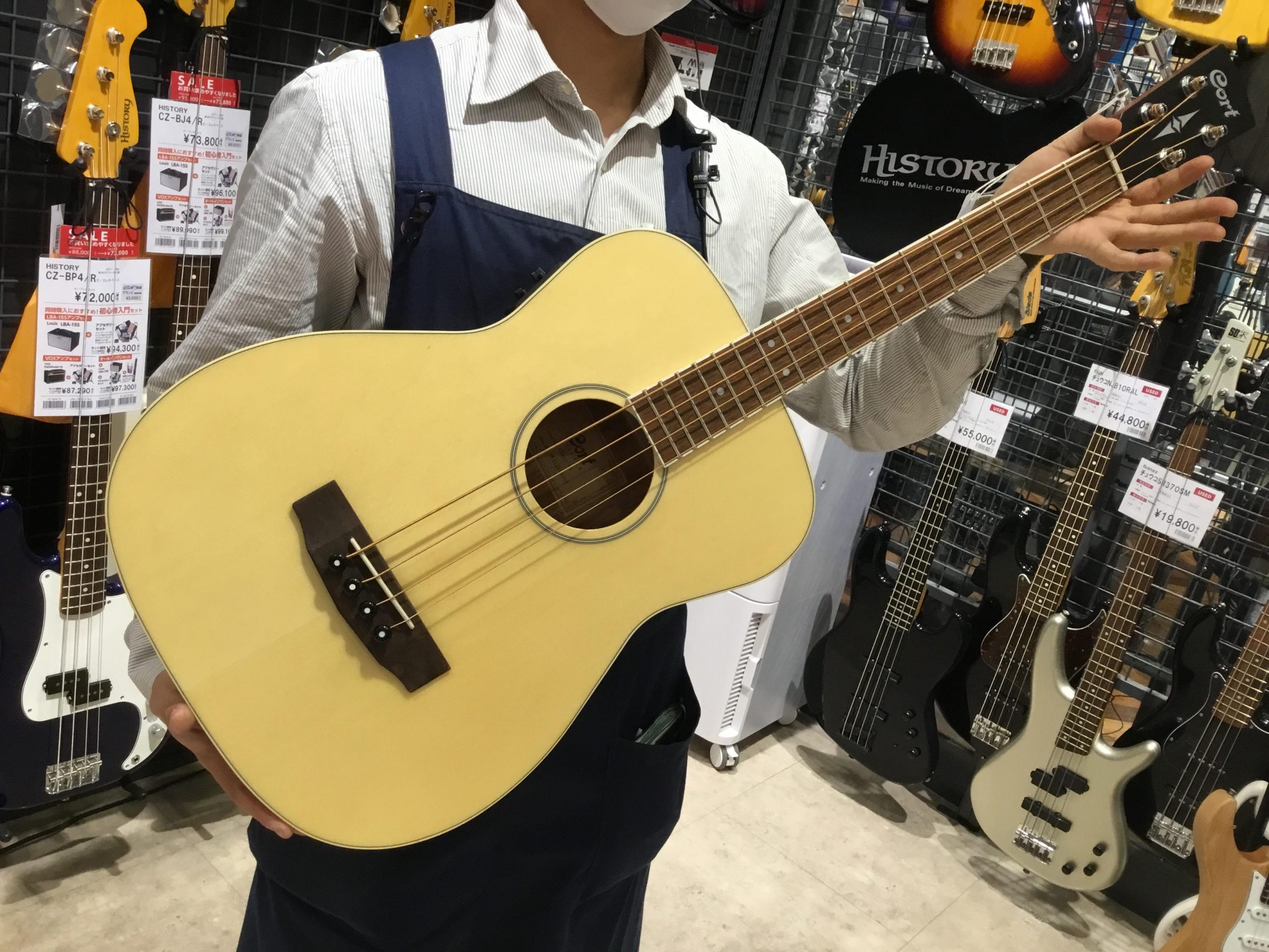 *Cortの新製品、アコースティックベース入荷！ **アコースティックらしい温かみのあるベースサウンド、FISHMAN製のピックアップ搭載 アコースティックギターと同等のサイズボディに、一般的なエレキベースのものよりも約20㎝程短いネックで構成されており、取り回しは抜群。トップはスプルース、サイド＆ […]