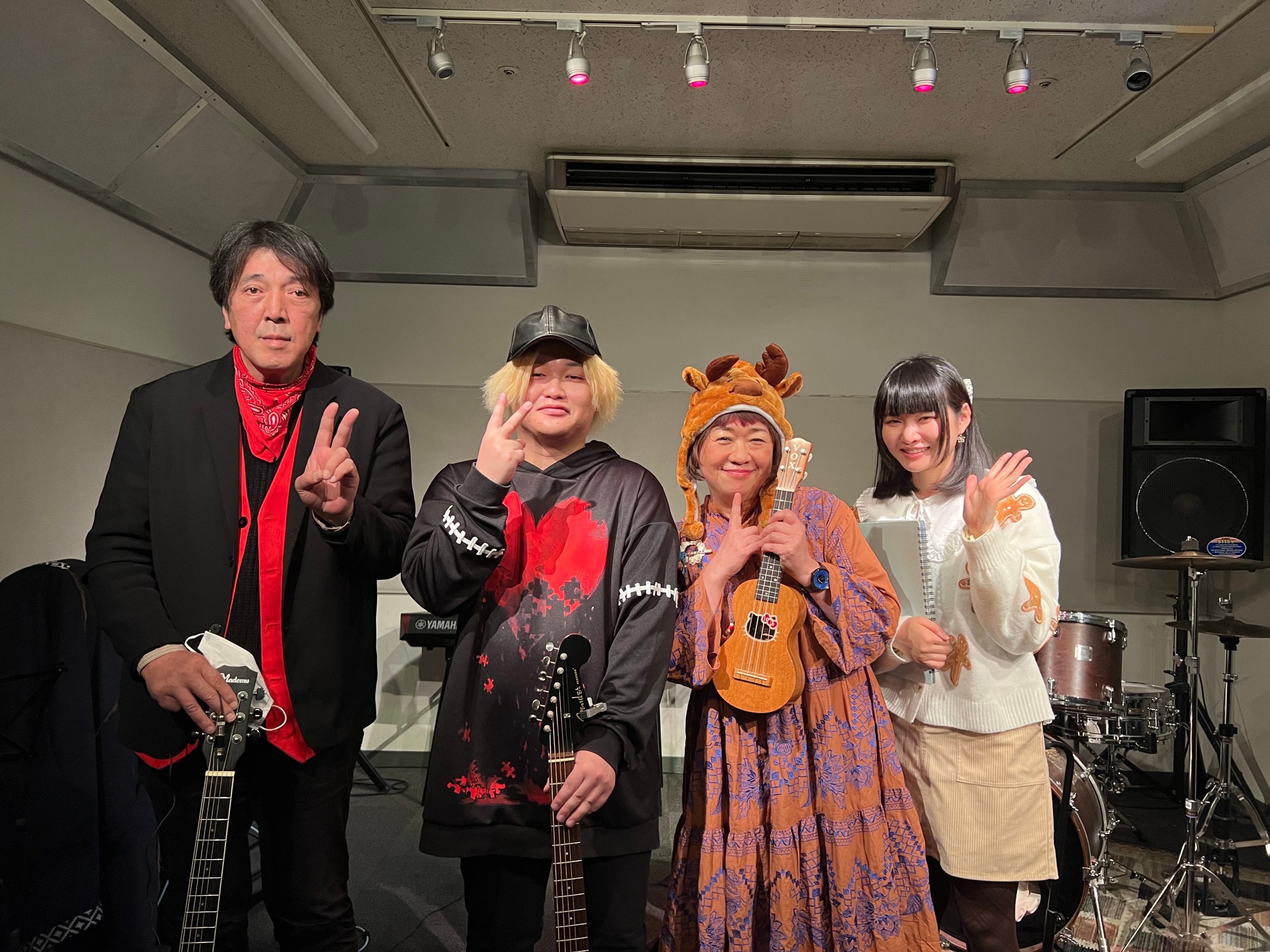 こんにちは！アコースティックギター担当の奥貫（おくぬき）です！ 今回は、当店スタジオで隔月開催しているインストアライブ「浦和バンド天国」の2022年12月度開催レポートになります！ 4組の参加者にご出演頂きました♪ ※アーティスト表記は敬称略とさせていただきます。 1、miko コロナ渦をきっかけに […]