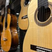 日本人製作家の手工品クラシックギター展示中！ 至極の一本との出会いをサポートいたします。