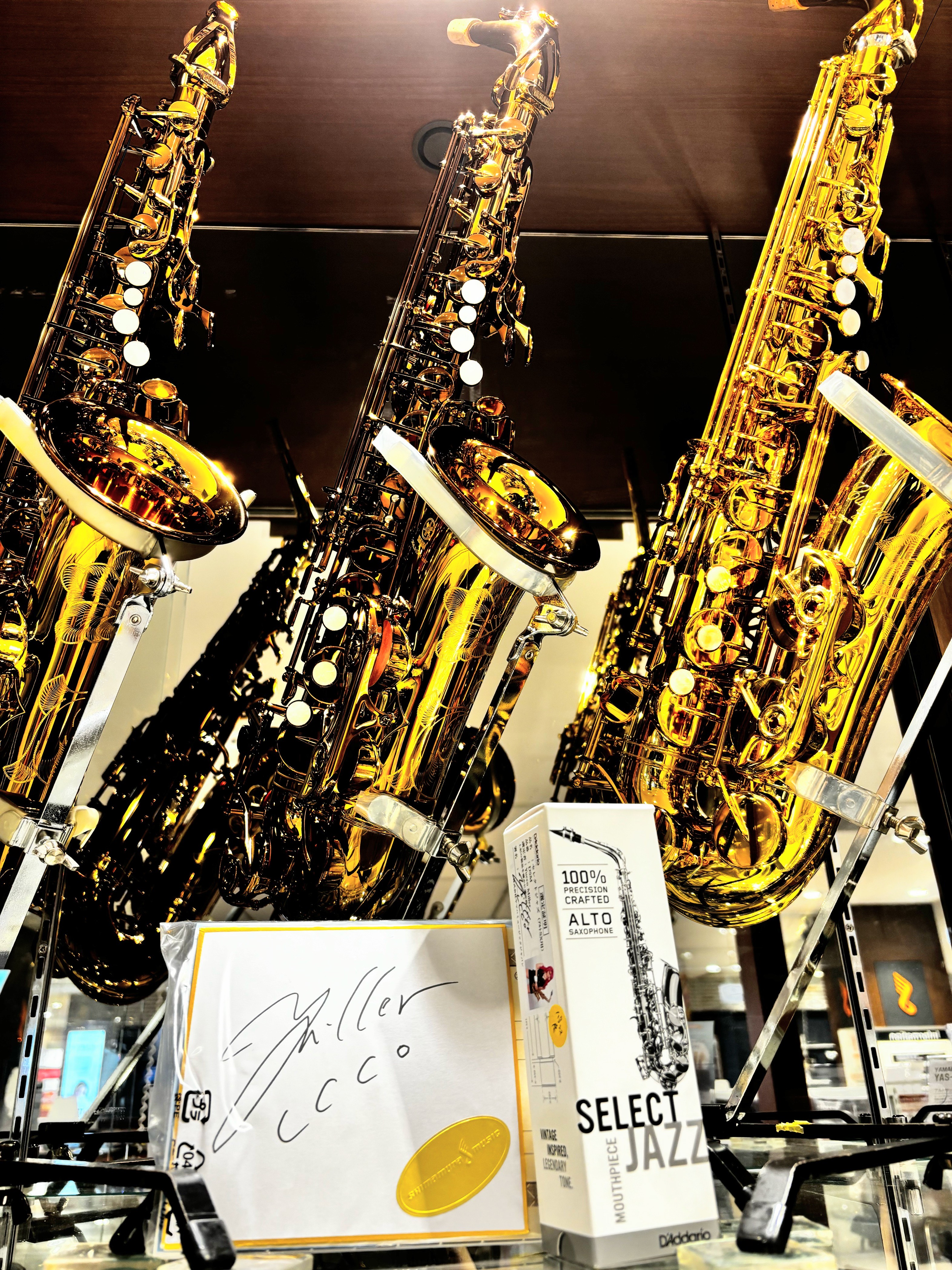こんにちは(*‘∀‘)浦和店管楽器担当の井上です。この度、話題のYAS-62A ユッコ・ミラー氏の選定品が浦和店に入荷致しました✨ YAS-62AはYAMAHAのロングセラー商品であるYAS-62に、アンバーラッカーを施したモデルで明るくシャープでソリッドな音色が魅力です。色味も音色もカッコいい✨モ […]