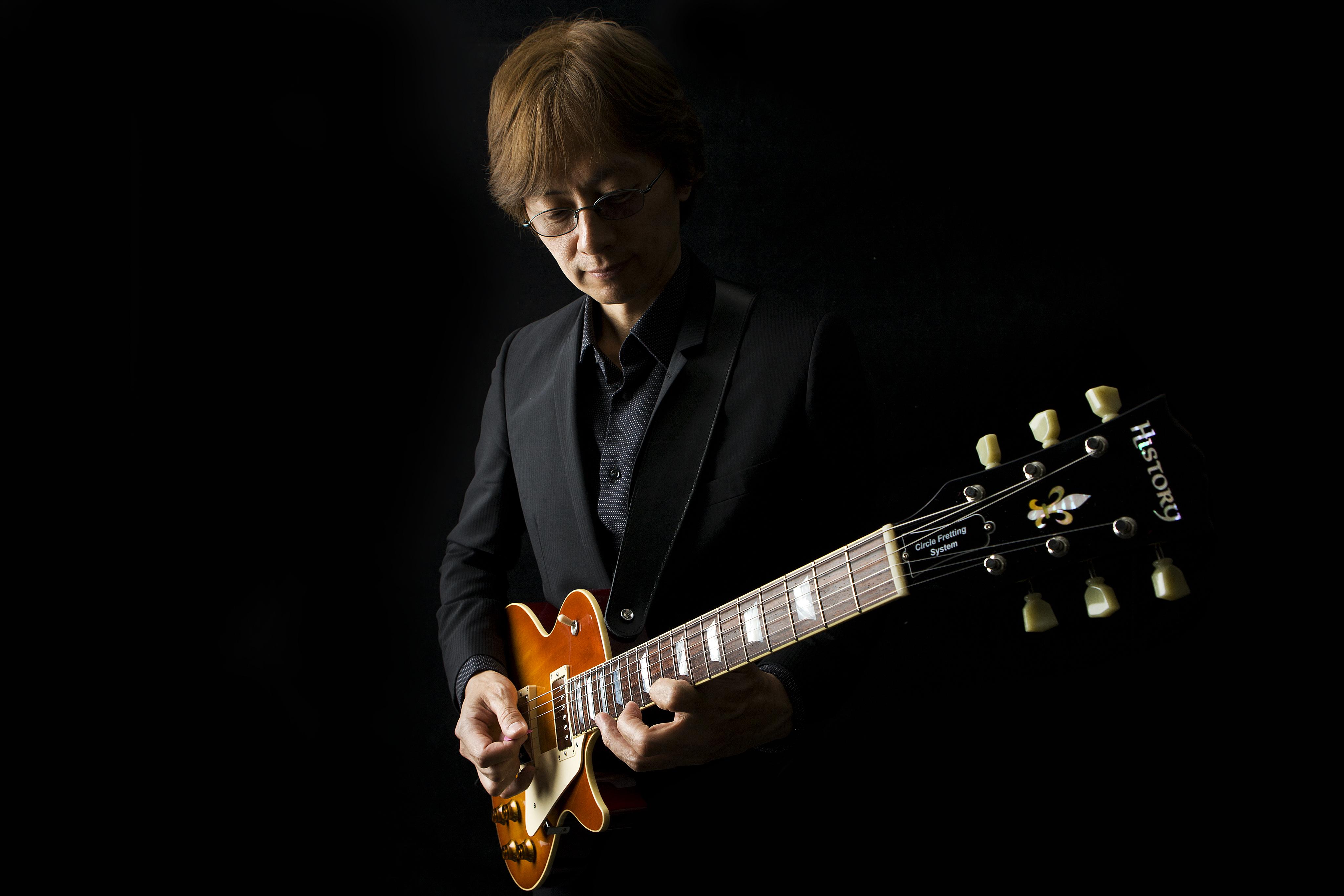 毎年恒例となっている当社主催のギタラバで開催している演奏の音色、表現力、オリジナリティを競う勝ち抜きギター・トーナメント「しゃれブル・ギター・トーナメント」そちらのイベントに連動して大会審査員（チェアマン）でもあり、数多くのアーティストのレコーディング、サポート等多岐にわたり活動中のギタリスト宮脇俊 […]