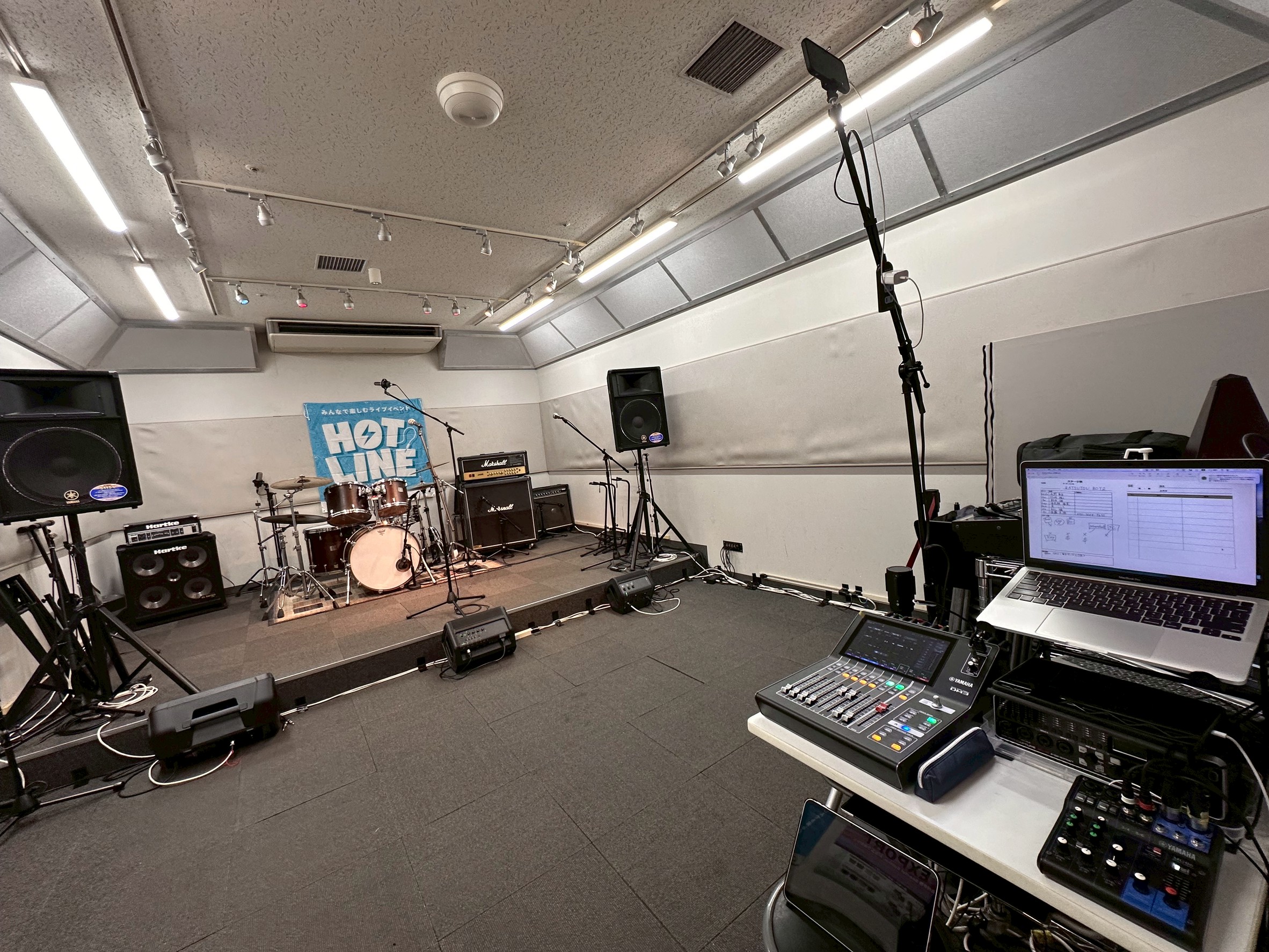 こんにちは！浦和パルコ店 PA担当の杉山(すぎやま)です。 2025/12/21に開催されたライブイベント「HOTLINE」が開催されました。 浦和パルコ店では当イベントで、・より楽しく演奏していただきたい。・ライブハウス等でのパフォーマンスへの架け橋にしていただきたい。という私の個人的な願いから、 [&hellip;]