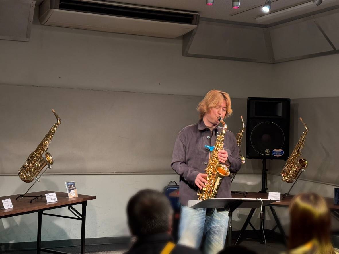 こんにちは(*'▽')浦和店管楽器担当の井上です。先日3/20に開催された萩原隆氏による公開レッスン＆サックスコンサートのイベントの様子をご紹介します♪今回で4回目の開催となりました。大盛り上がりの1日となりました！ 今回のイベントも、1部 公開レッスン・コンサート2部 公開レッスン・コンサートとい [&hellip;]