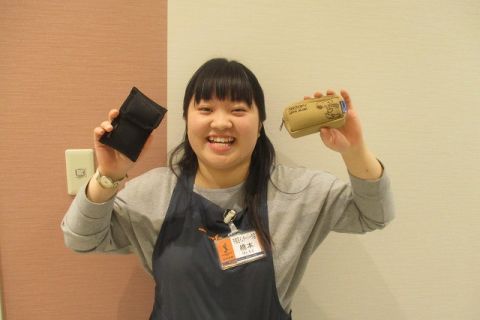 スタッフ写真 ウクレレ、管楽器、楽譜、弦楽器担当 橋本
