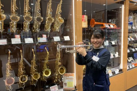 スタッフ写真 金管楽器、アクセサリー担当 福田