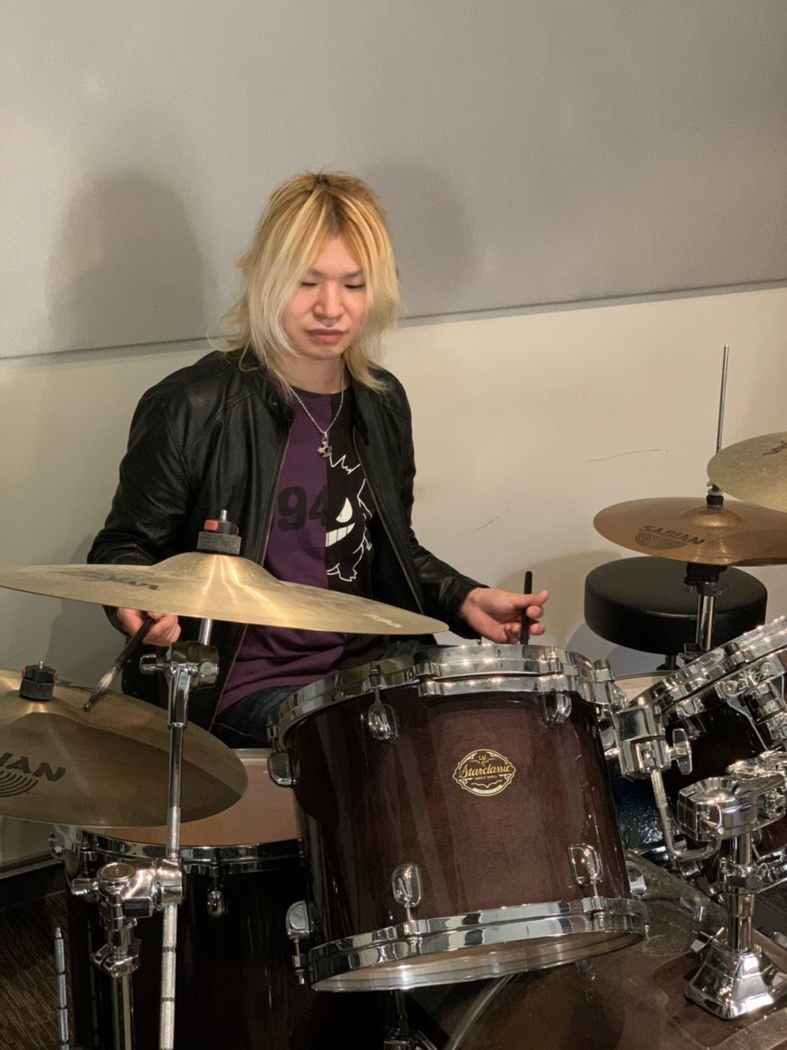 *ドラム教室開講中！ ドラム教室が宇都宮インターパーク店にて開講中！！広々としたスタジオに、ドラムセットをご用意して皆様をお待ちしております。 **土曜日担当:鈴木　弘章（すずき　ひろあき） **講師プロフィール ライブ、イベントではロックやヘヴィメタル、ジャズやフュージョンなど幅広く活動中。 ** [&hellip;]