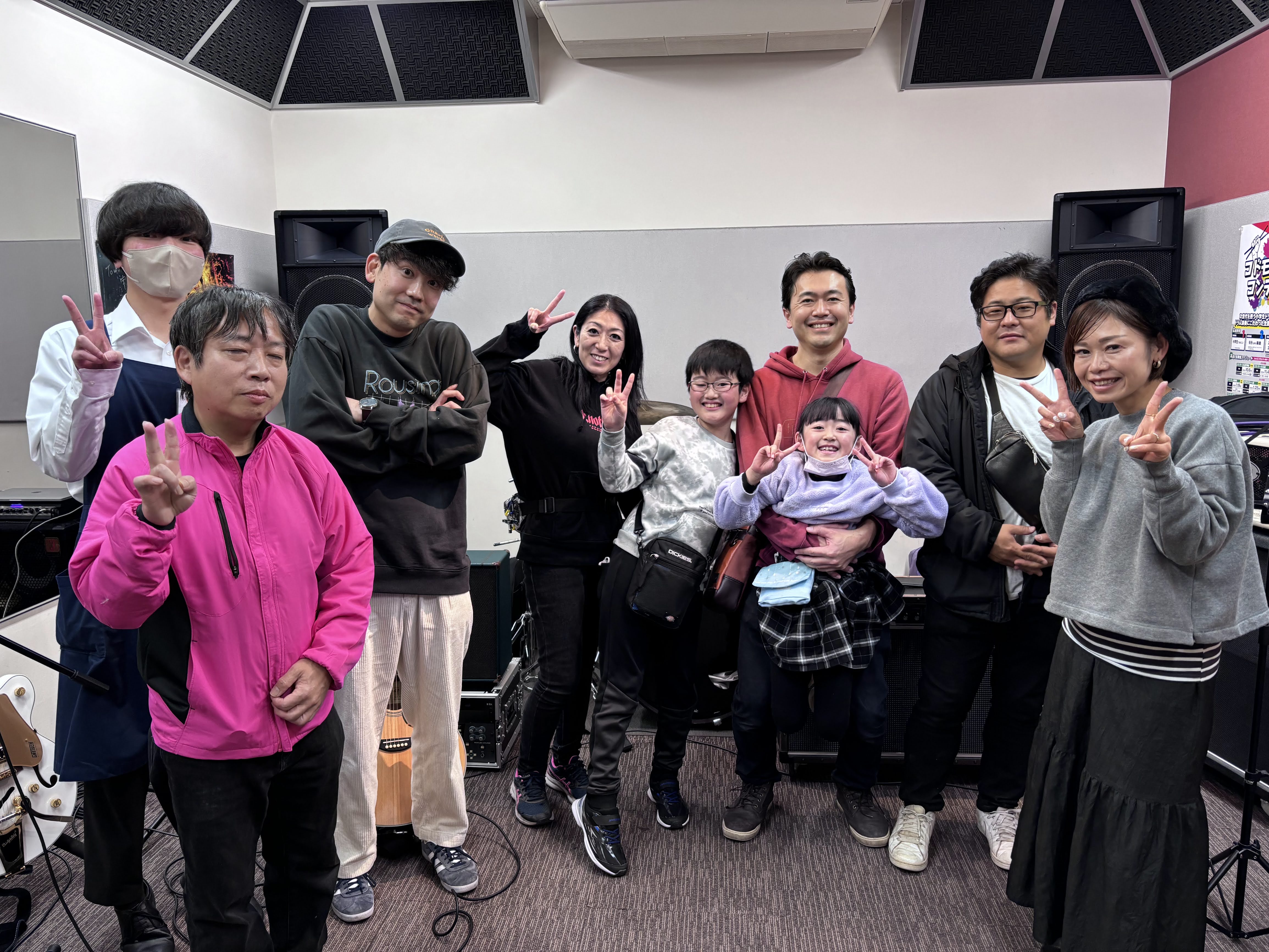 新年一発目のインストアライブ！今年も盛り上げていきます！！ ブログ第4号～1/19(日)インストアライブ～ CONTENTS1.IMP2.塩貝電機3.佐藤正義まとめアコパラの出演も募集中！1.IMP インストアライブ初出場！トップバッターでザ・バンドという迫力のある演奏をしてくださいました！！ちびっ […]
