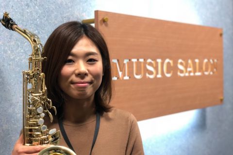 スタッフ写真 サックスインストラクター 菊池