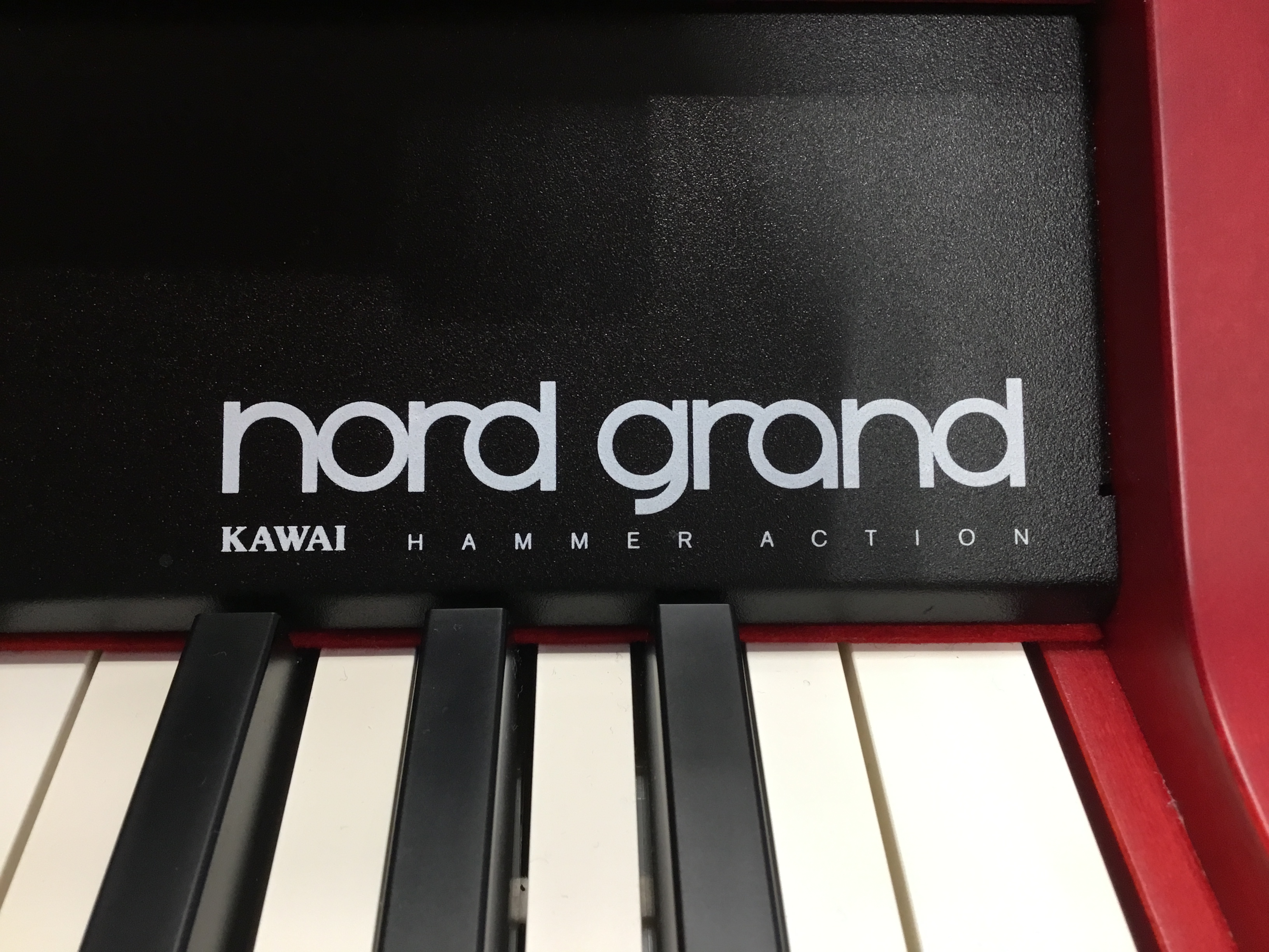 栃木県にお住いのピアニスト、キーボーディスト、楽器好きの皆さま！お待たせ致しました！ この度、FKD宇都宮店にNordの最高機種であるNord Grandが入荷しました！ Nord Grand は Clavia 社のラインナップに加わる新しいステージピアノです。新たに採用した Grand Hamme […]