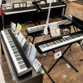 クリスマスプレゼントにも大人気！！卓上型電子ピアノ各種展開中です♪