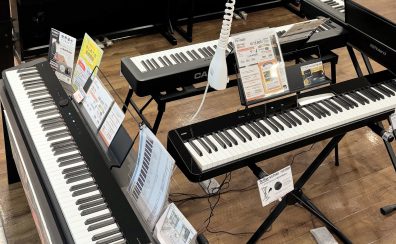 クリスマスプレゼントにも大人気!!卓上型電子ピアノ各種展開中です♪