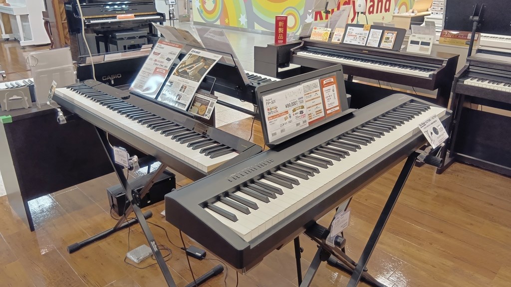 クリスマスプレゼントにも大人気！！卓上型電子ピアノ各種展開中です