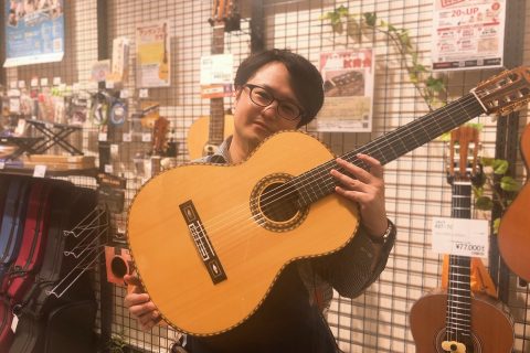 スタッフ写真 《ギター・ピアノ・弦楽器アドバイザー》アコースティックギター・ウクレレ・ギター関連小物類 田下