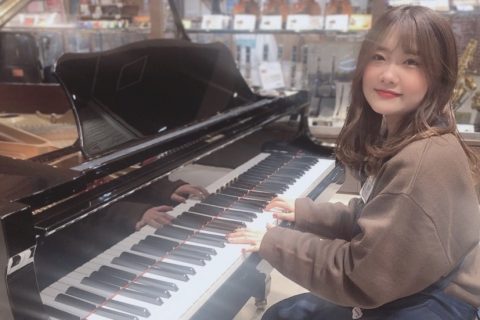 スタッフ写真 《店長、ピアノ・防音・音楽教室アドバイザー》 西村