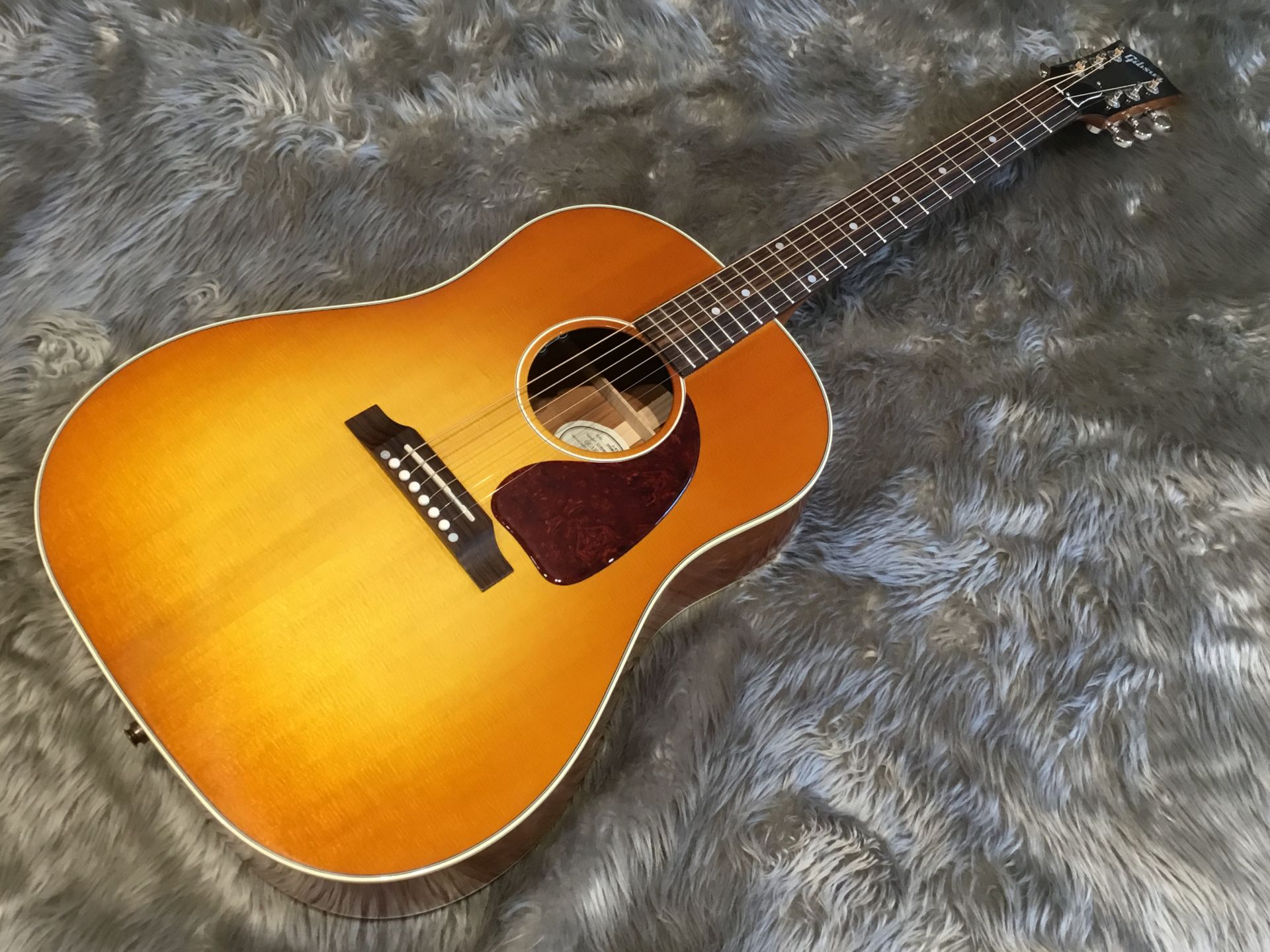 【入荷情報】Gibson – J-45 Standard