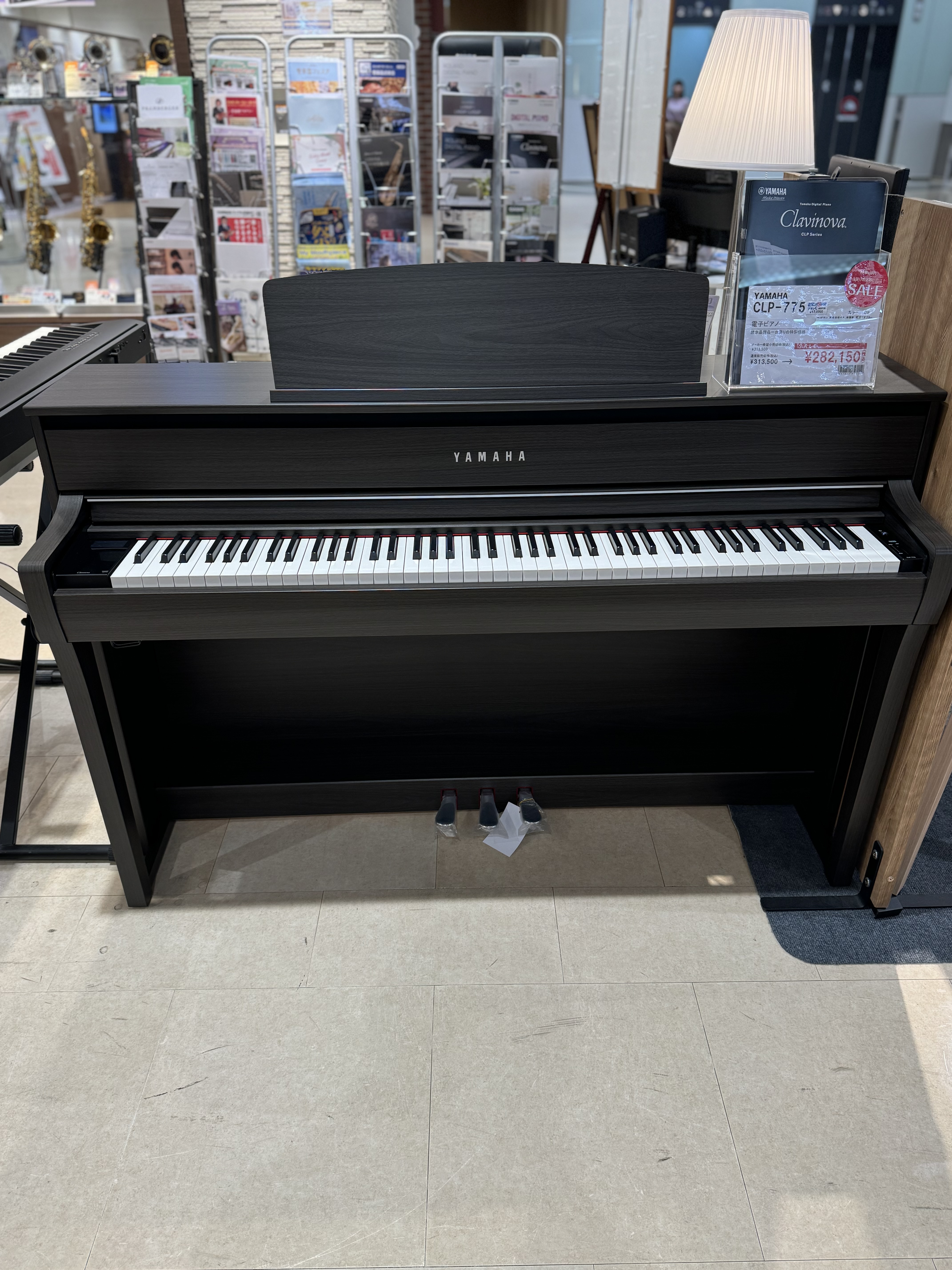 電子ピアノCLP-775（DW)