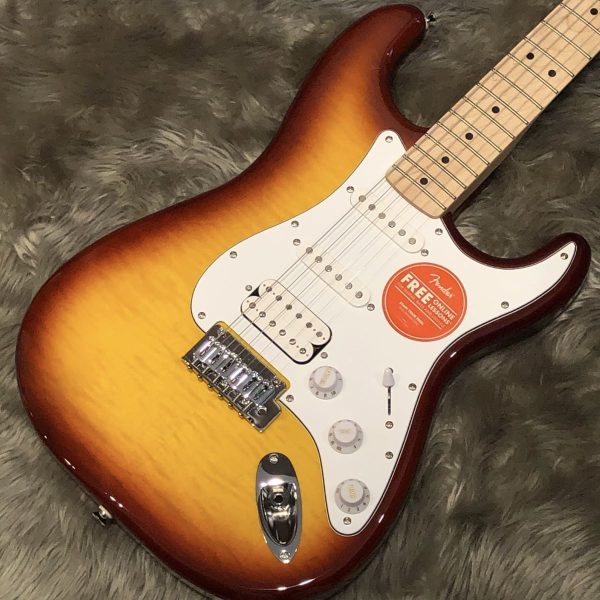 Affinity Stratocaster FMT HSS (SSB)<br />
￥ 44,770 (税込)<br />
本家ストラトキャスター、フェンダーのセカンドブランドであるスクワイアが販売する低価格モデルのアフィニティーシリーズ。<br />
伝説的なデザインと、歯切れの良い音色からヘビーなサウンドを得られるピックアップ構成、人目を引くフレイムメイプルトップを備えた薄型軽量ボディ、スリムで快適な演奏性の”C”シェイプネックを採用しており、入門者にピッタリのモデルです。
