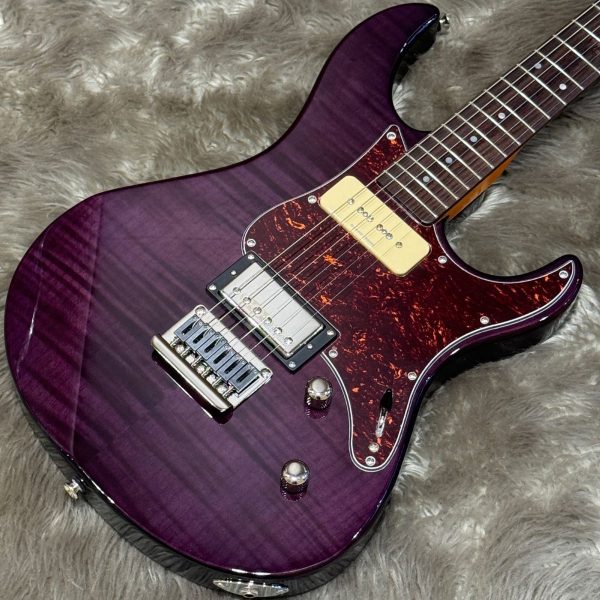 PACIFICA611HFM  (トランスルーセントパープル)<br />
￥ 74,800 (税込)<br />
高価なギターにも採用される高品質なピックアップマイクを搭載することでサウンドクオリティーが飛躍的に向上！<br />
ネック裏も艶出し塗装で美しく耐久性を持たせています。<br />
ブリッジ・ペグ・ピックアップマイクという、ギターの音・操作性の良し悪しを決める部分に高品質なパーツを搭載しています。<br />
こちらはアームバー非搭載の仕様となっており、音の伸びが良くなっています。